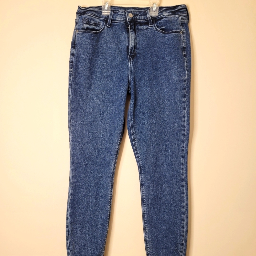 Old Navy Rockstar Super Skinny High-Rise Jeans